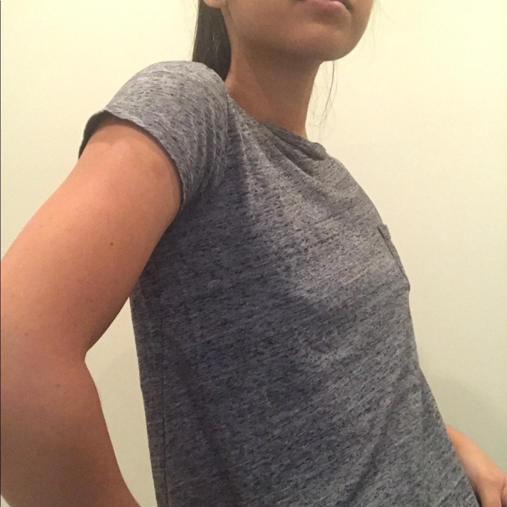 gray t-shirt